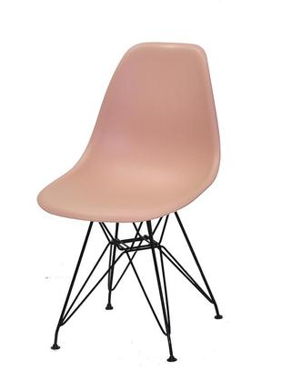 Стілець пластик на чорних металевих ніжках nik bk-ml для барів, кафе, ресторанів, стильних квартир