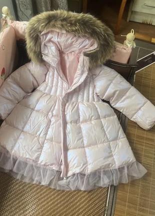 Нежная и теплая детская зимняя удлиненная курточка3 фото
