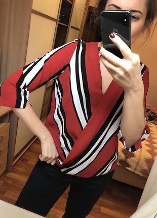 Блуза с v вырезом и драпировкой