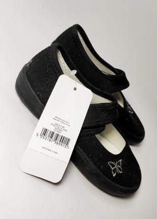 Мокасини на дівчинку туфлі/тапочки чорного кольору від бренду nutmeg 25(263 фото