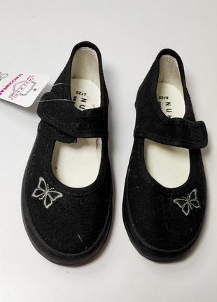 Мокасини на дівчинку туфлі/тапочки чорного кольору від бренду nutmeg 25(262 фото