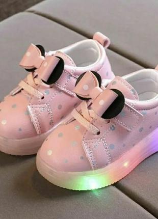 Яркие стильные кроссовки с led подсветкой