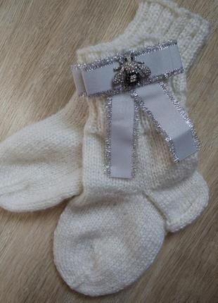 Тёплые бежевые вязаные носки