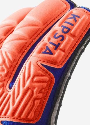 Детские вратарские футбольные перчатки размер 4 kipsta viralto красно-синий