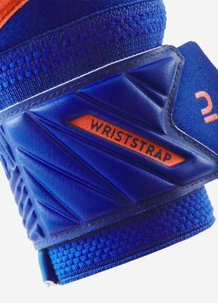 Детские вратарские футбольные перчатки размер 4 kipsta viralto красно-синий