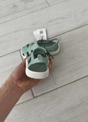 Новая детская обувь2 фото