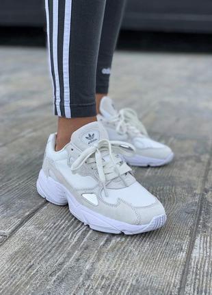 Женские кроссовки adidas falcon white