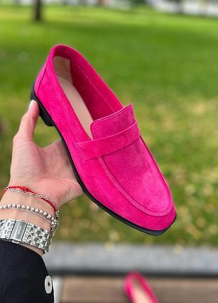 Классические замшевые лоферы фуксия
