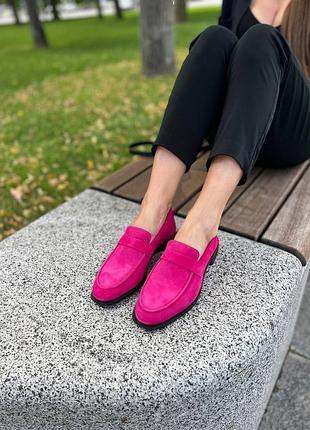 Классические замшевые лоферы фуксия