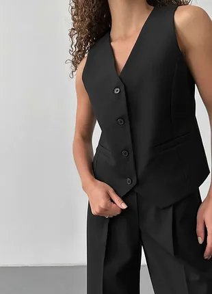 Жилет укороченный черный