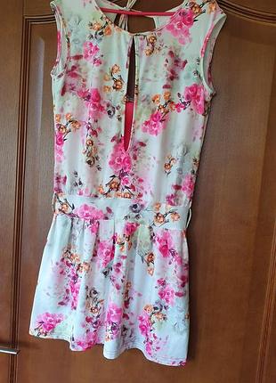 Красивое летнее платье в цветочный принт
