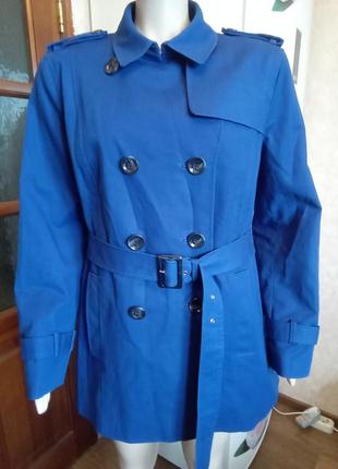 Яскравий ультрасиній плащ куртка