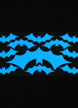 Наклейки для  хэллоуина летучие мыши, размер стикера 20*9см, (впитывает свет и светится голубым)2 фото