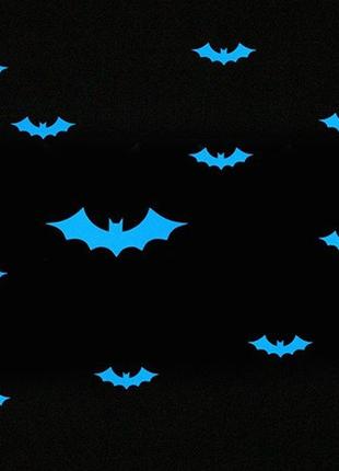Наклейки для  хэллоуина летучие мыши, размер стикера 20*9см, (впитывает свет и светится голубым)1 фото