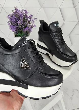 Сникерсы кроссовки на высокой платформе с танкеткой чёрные