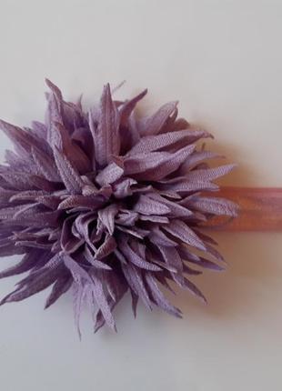 Детская красивая повязка сиреневая - окружность 38-60см, цветок 9см