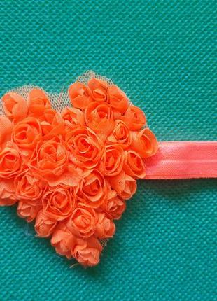 Детская повязка оранжевая - сердечко 7см, размер универсальный (на резинке)