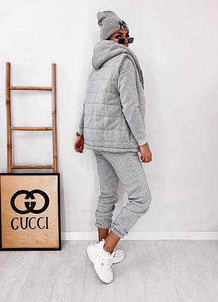 Сірий теплий жіночий спортивний костюм-трійка з жилетом на синтепоні, осінь/зима