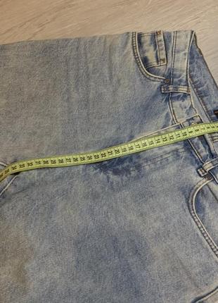 Голубые джинсы на завышенной талии4 фото