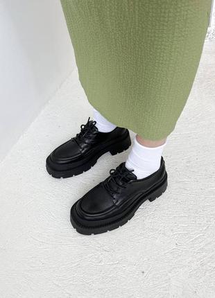 Женские черные кожаные туфли лоферы на шнурках оксфорде1 фото