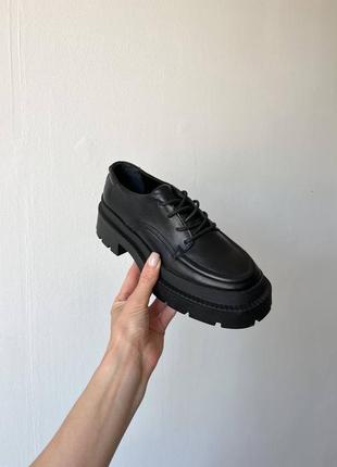 Женские черные кожаные туфли лоферы на шнурках оксфорде9 фото