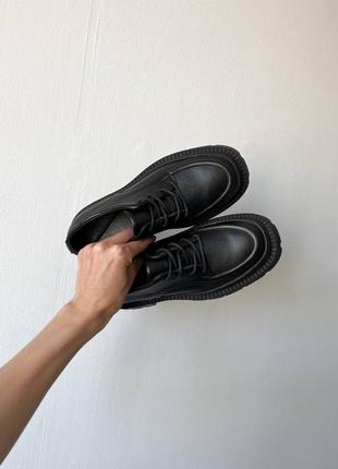 Женские черные кожаные туфли лоферы на шнурках оксфорде10 фото