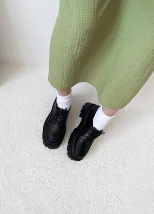 Женские черные кожаные туфли лоферы на шнурках оксфорде5 фото