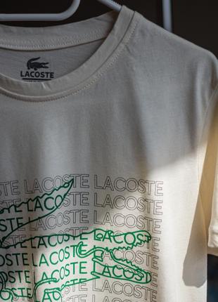 Стильная футболка lacoste