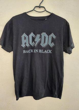 Крута футболка acdc(back in black)