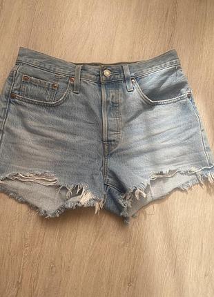 Продам шорты levi’s