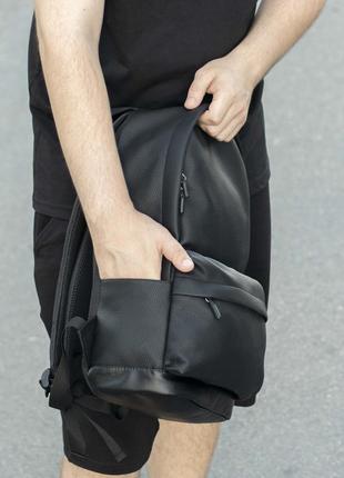 Стильный качественный городской рюкзак из эко кожи черный  на 18 литров унисекс спортивный портфель7 фото