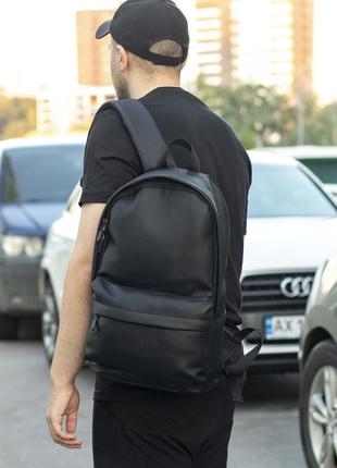 Стильний якісний міський рюкзак чорний з еко шкіри на 18 літрів унісекс спортивний портфель