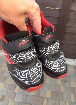 Кроссовки spiderman при ходьбе мигают 19,5 см стелька2 фото