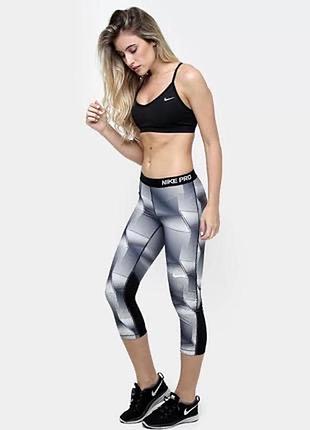 Спортивные укороченные лосины с высокой посадкой в принт от nike pro капри бриджи лосины