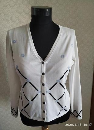 Ошатний кардиган на гудзиках від фірми bmw. розмір 44-46