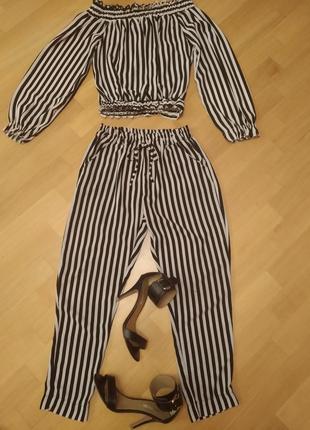 Костюм в полоску ,літній