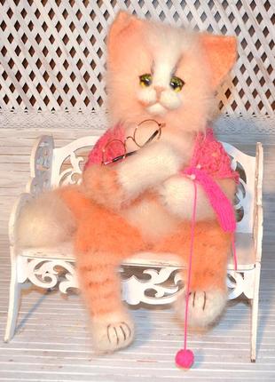 Игрушка киса рукодельница