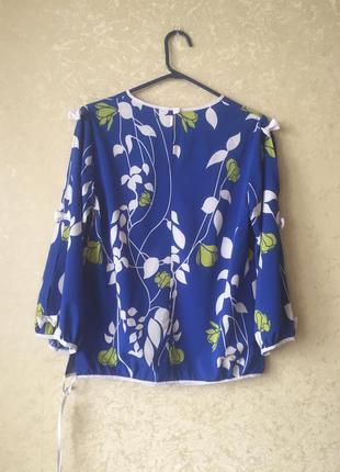 Блуза r.u.a. р. 38 синяя с цветочным принтом2 фото