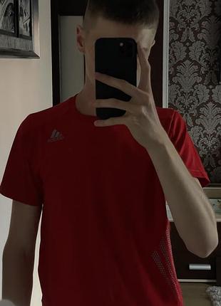 Спортивна футболка adidas
