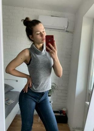Безрукавка, топ із горлом
