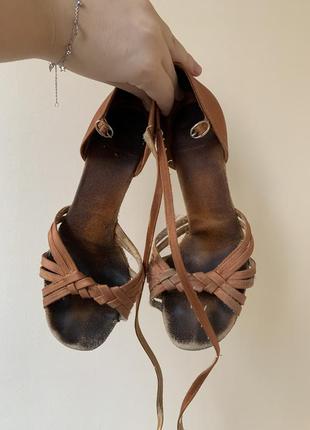 Кожаные женские бальные туфли