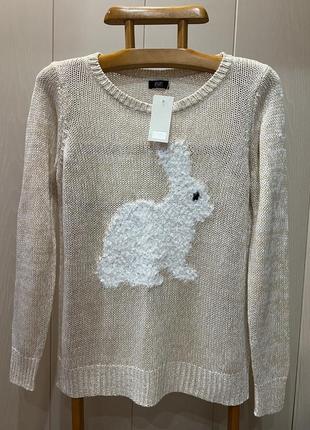 Свитер в наличии.