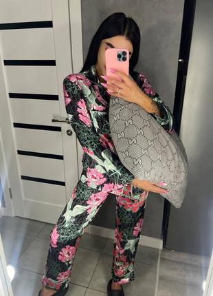 Жіноча піжама. у комплекті резинка на голову модель: 1057