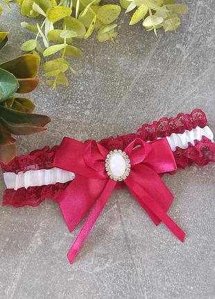Подвязка невесты в цвете марсала1 фото