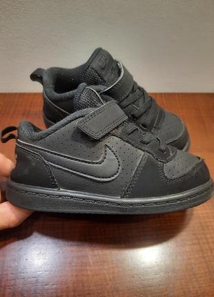 Детские. высокие. оригинал, кроссовки nike, размер 25