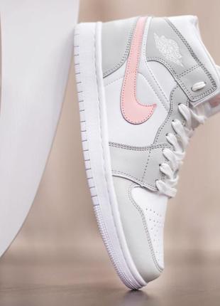 Nike air jordan 1 retro кроссовки женские кожаные топ найк джордан высокие осенние белые с розовым7 фото