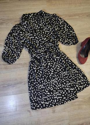 Стильное актуальное платье на запах
