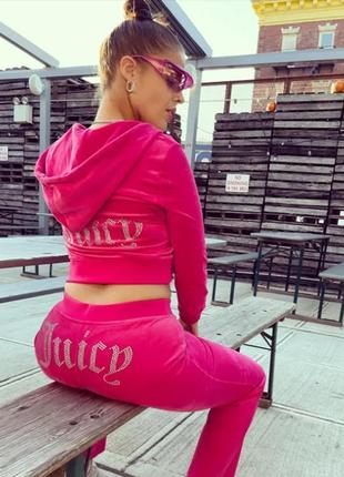 Велюровый костюм с камушками стразами juice