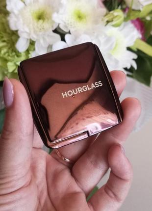 Пудра с эффектом фотошопа hourglass ambient dim light