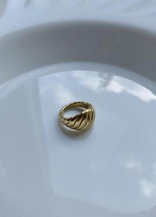 Стильне золотисте кільце круасан, перстень